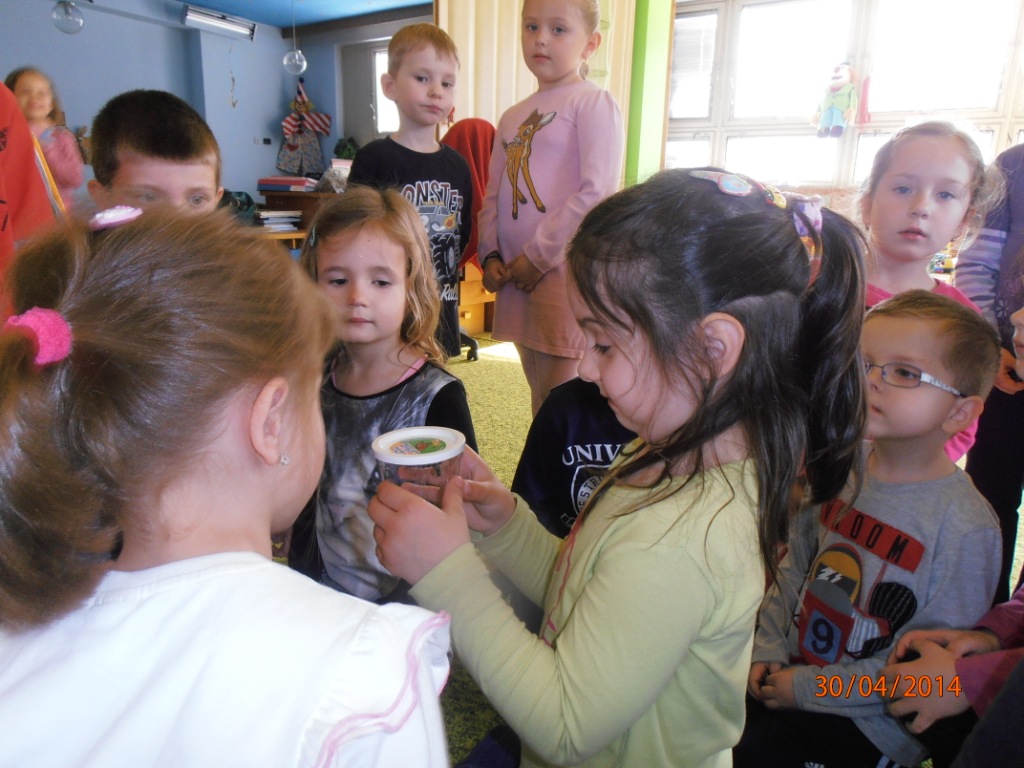 Fotogaléria Pozorovanie -motýlej záhrady- jar 2014 (5) Pozorovanie -motýlej záhrady- jar 2014